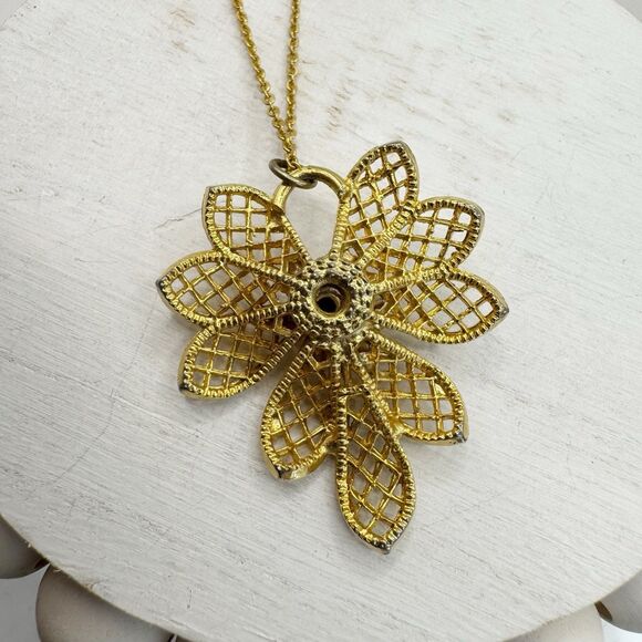Vintage Gold Tone Waffle Weave Flower Rhinestone Pendant Necklace Unique Spring - Picture 6 of 9